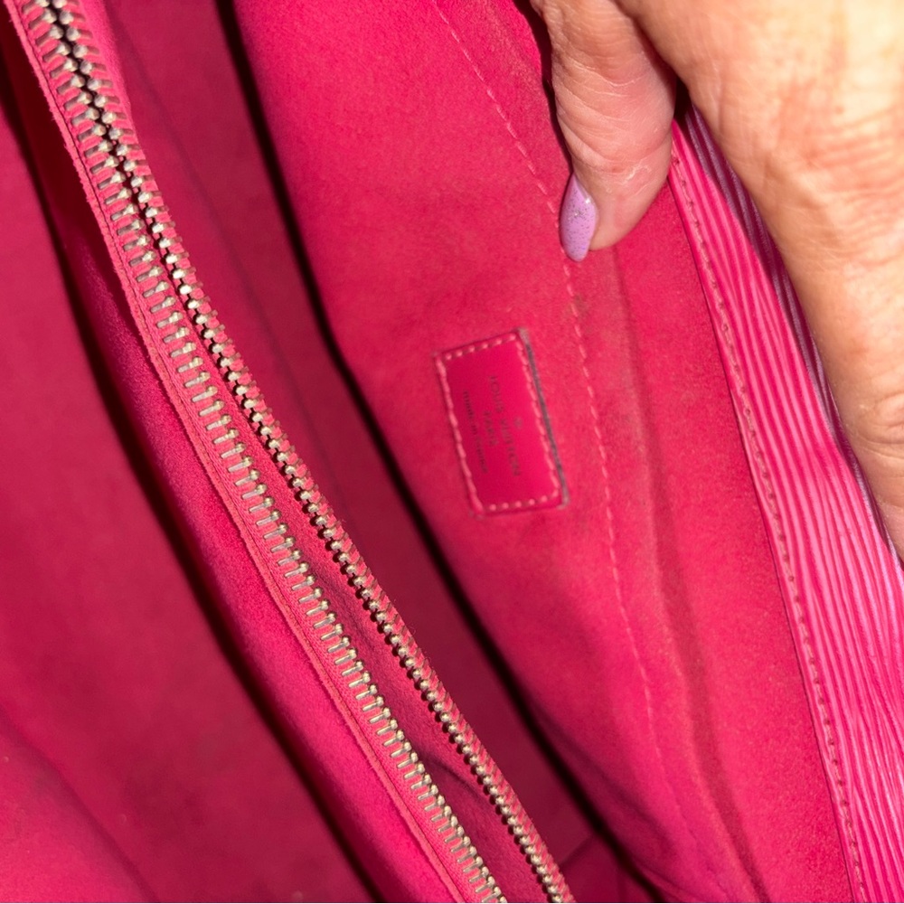 Louis Vuitton Pink Epi Marly
2 Way Bag - Picture 13 of 17